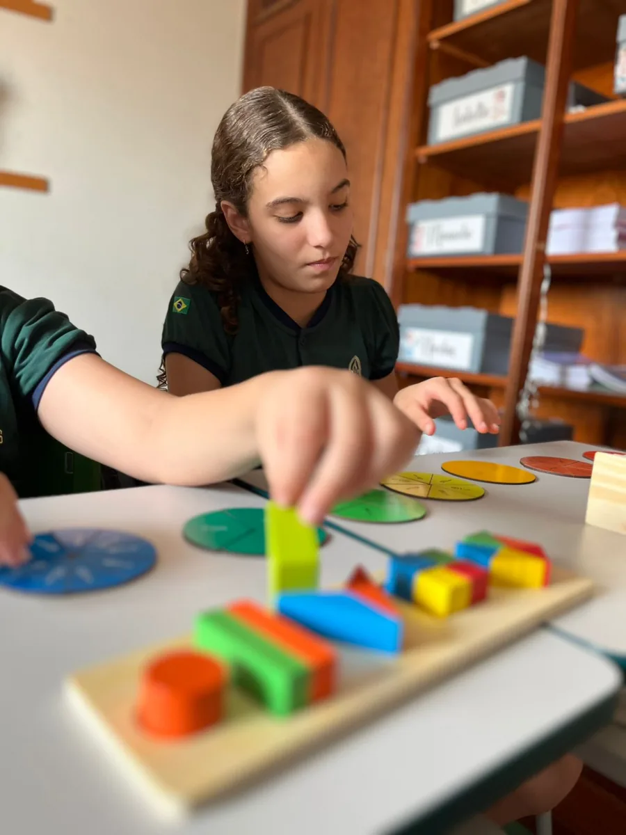 Alunos do Colégio Peregrinos em atividade pedagógica