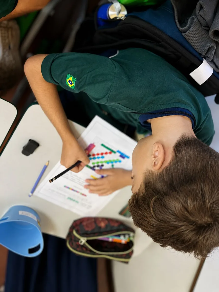 Alunos do Colégio Peregrinos em atividade pedagógica