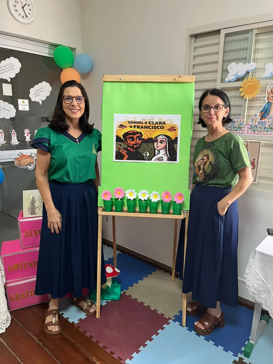 Momento de oração dos alunos do Colégio Peregrinos