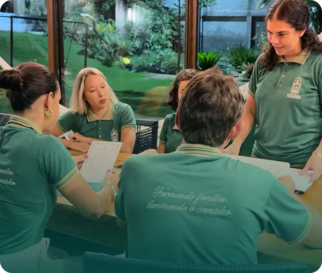 Equipe do Instituto Peregrinos em reunião